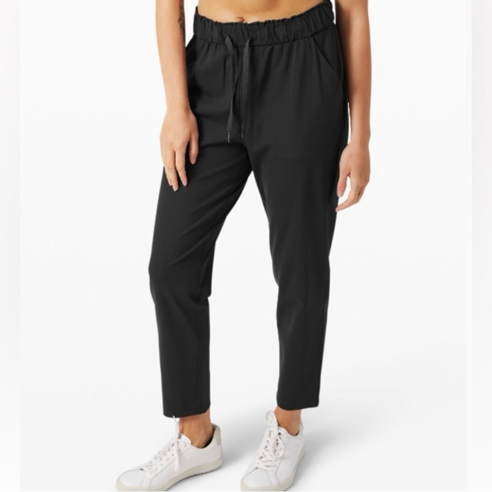 Lululemon Keep Moving Pant 7/8 High-Rise in Black size 10